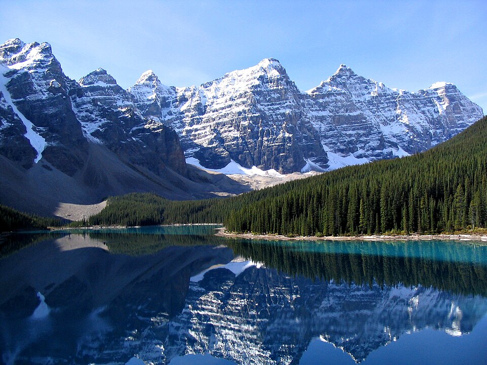 Colorado mountain lake (Moraine Lake)